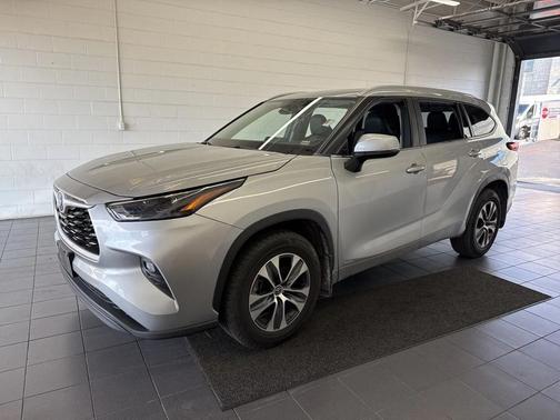 2023 Toyota Highlander Hybrid XLE
