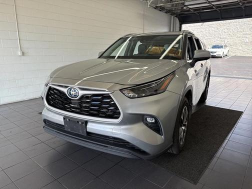 2023 Toyota Highlander Hybrid XLE