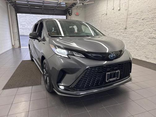 2025 Toyota Sienna XSE 7 Passenger