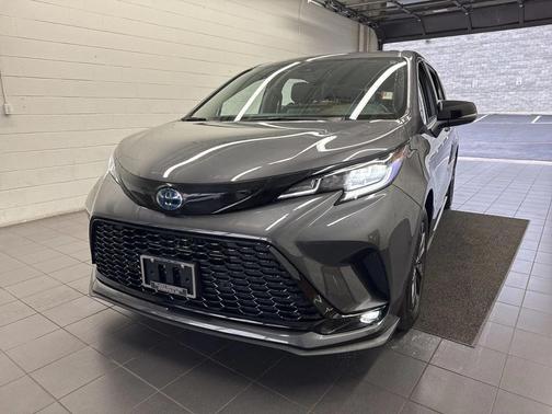 2025 Toyota Sienna XSE 7 Passenger