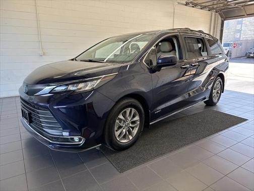 2021 Toyota Sienna XLE 7 Passenger