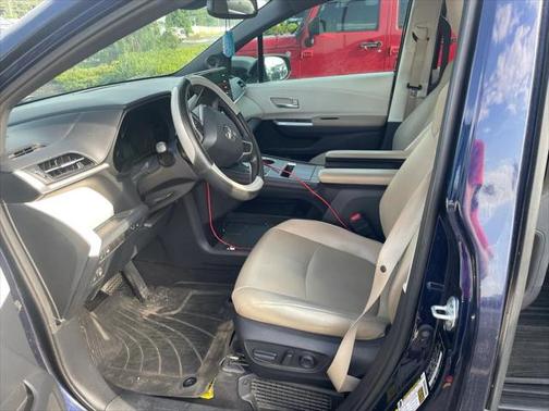 2021 Toyota Sienna XLE 7 Passenger