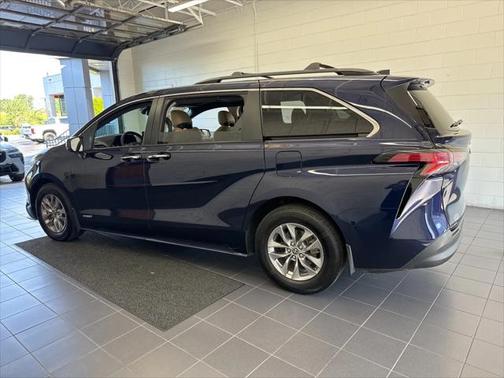 2021 Toyota Sienna XLE 7 Passenger