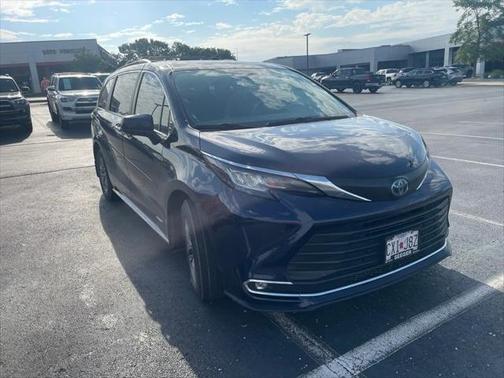 2021 Toyota Sienna XLE 7 Passenger