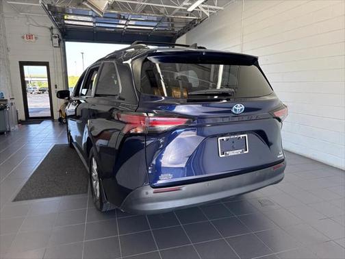 2021 Toyota Sienna XLE 7 Passenger