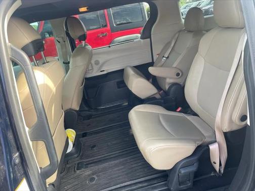 2021 Toyota Sienna XLE 7 Passenger
