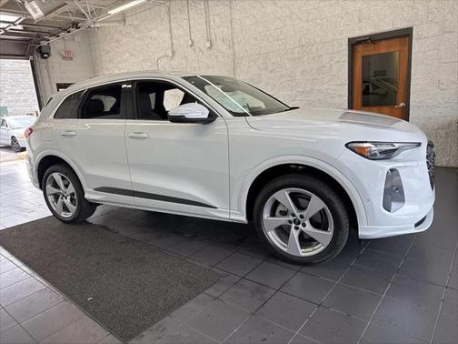 2025 Audi Q5 Premium Plus