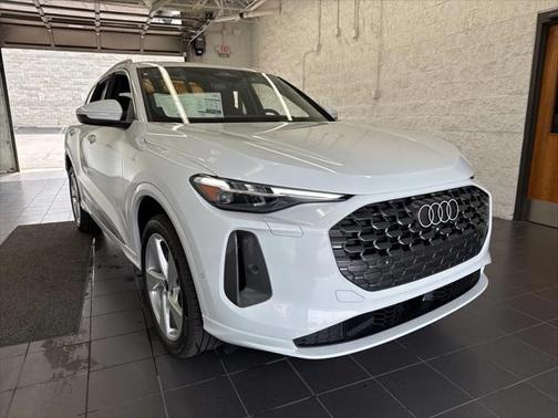 2025 Audi Q5 Premium Plus