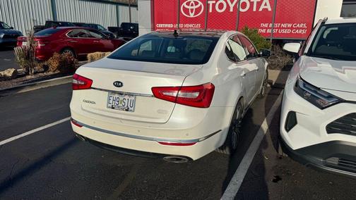 Snow White Pearl 2015 Kia Cadenza Premium