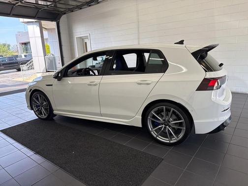 2024 Volkswagen Golf R 2.0T Manual