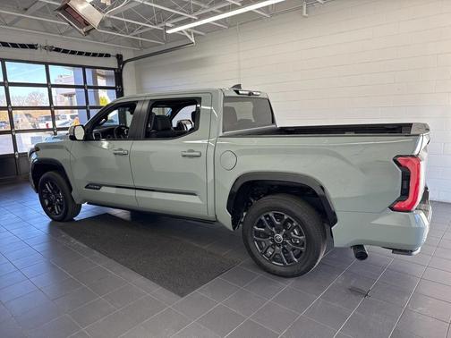 2024 Toyota Tundra Hybrid Platinum