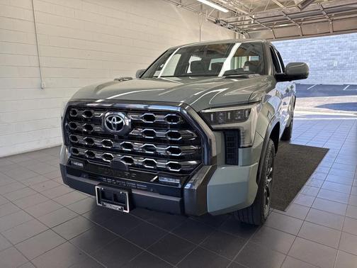 2024 Toyota Tundra Hybrid Platinum