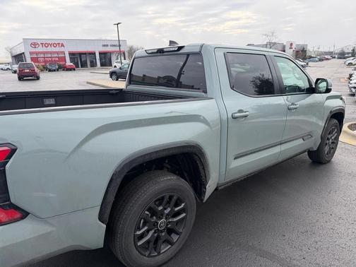 2024 Toyota Tundra Hybrid Platinum
