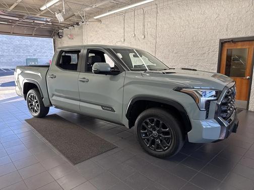 2024 Toyota Tundra Hybrid Platinum