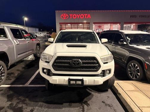 2017 Toyota Tacoma TRD Sport