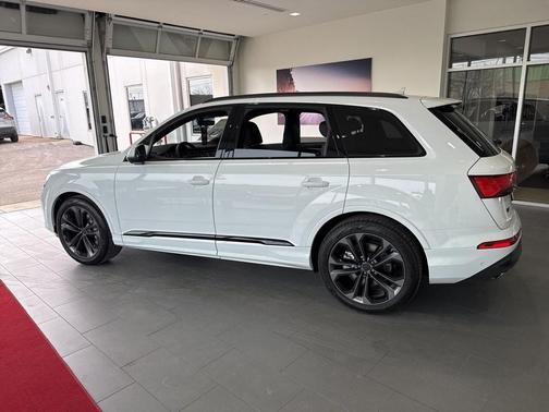 2026 Audi Q7 55 Premium Plus