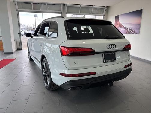 2026 Audi Q7 55 Premium Plus