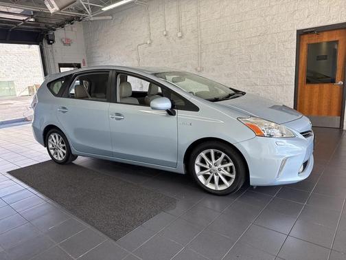 2012 Toyota Prius v Five