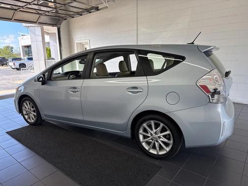 2012 Toyota Prius v Five
