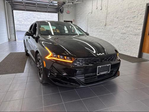 Ebony Black 2022 Kia K5 GT-Line