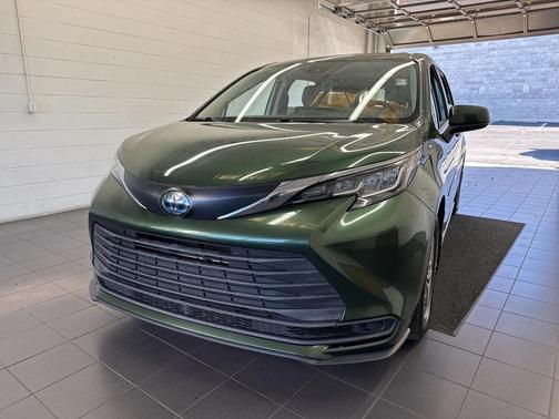 2021 Toyota Sienna LE