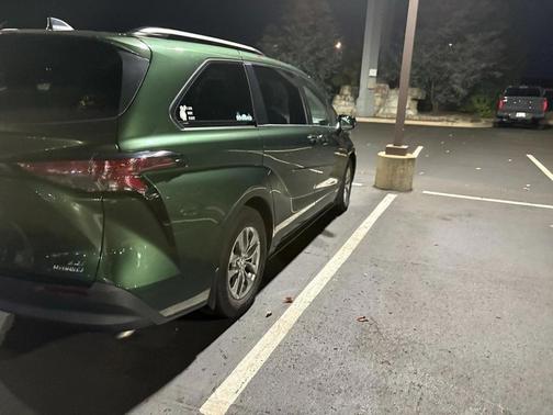 2021 Toyota Sienna LE