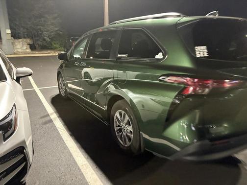 2021 Toyota Sienna LE