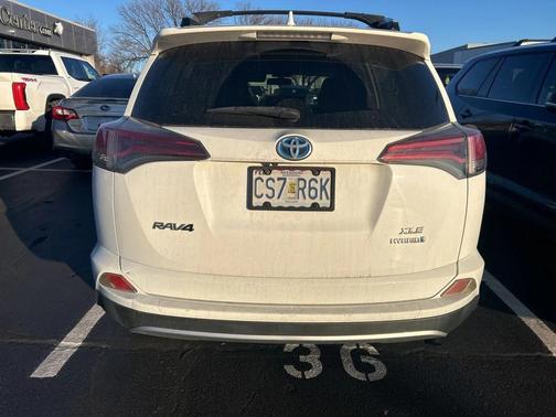 2016 Toyota RAV4 Hybrid XLE