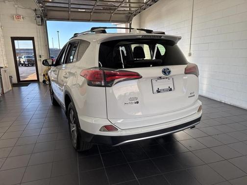 2016 Toyota RAV4 Hybrid XLE