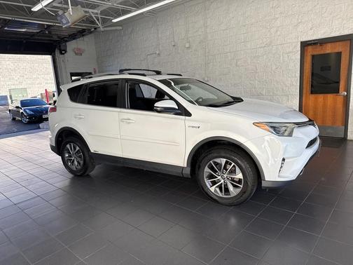 2016 Toyota RAV4 Hybrid XLE