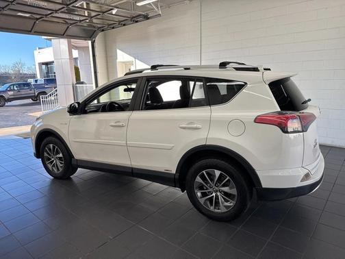2016 Toyota RAV4 Hybrid XLE