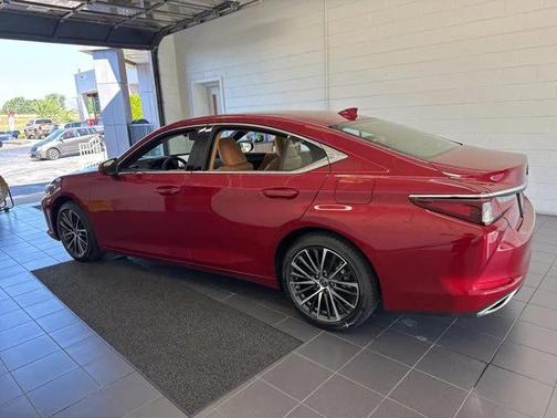 2025 Lexus ES 350 Base