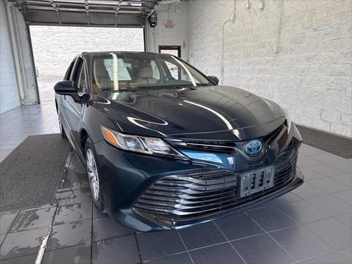 2019 Toyota Camry Hybrid LE