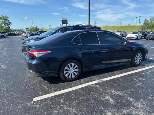 2019 Toyota Camry Hybrid LE