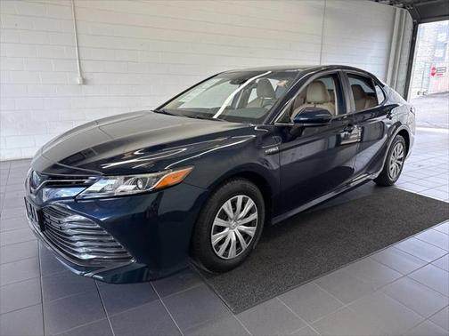 2019 Toyota Camry Hybrid LE