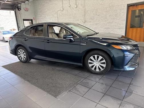 2019 Toyota Camry Hybrid LE