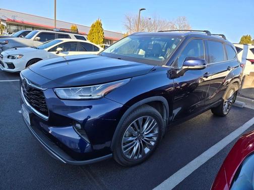 2022 Toyota Highlander Platinum