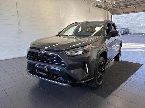 2025 Toyota RAV4 Hybrid SE