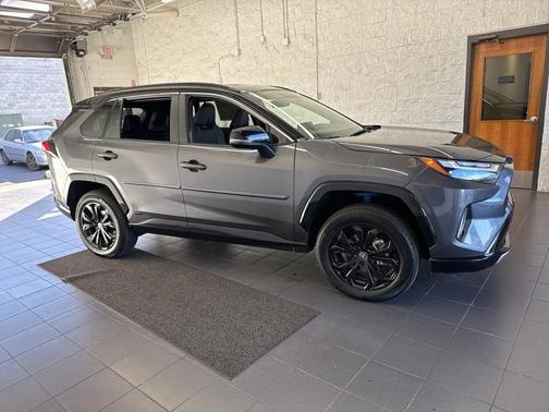 2025 Toyota RAV4 Hybrid SE