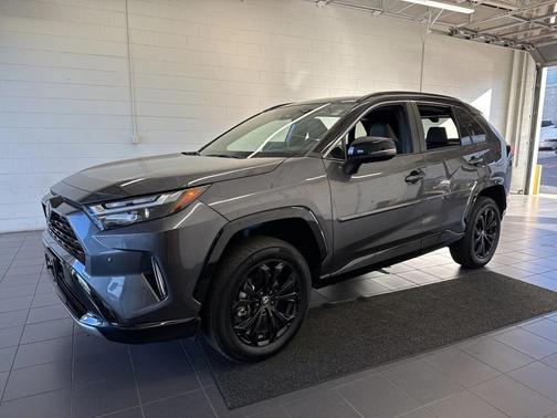 2025 Toyota RAV4 Hybrid SE