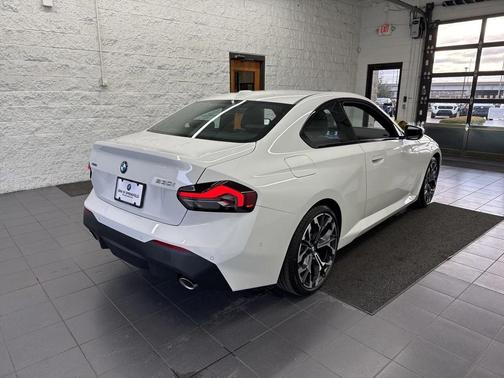 2025 BMW 230 xDrive