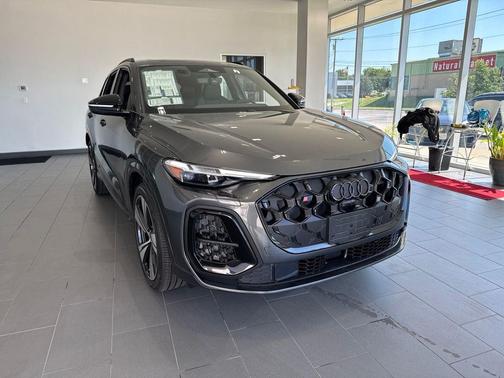 DAYTONA GREY PE 2026 Audi SQ5 3.0T Premium Plus