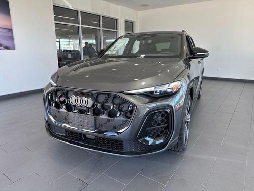DAYTONA GREY PE 2026 Audi SQ5 3.0T Premium Plus