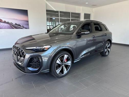 DAYTONA GREY PE 2026 Audi SQ5 3.0T Premium Plus