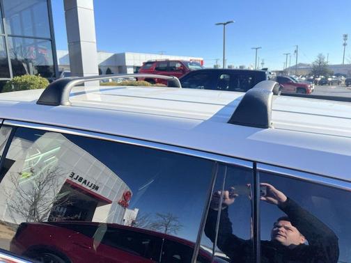 Blizzard Pearl 2016 Toyota Highlander LE