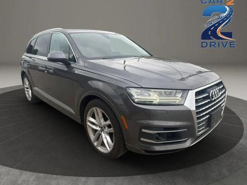 Gray 2018 Audi Q7 3.0T Prestige