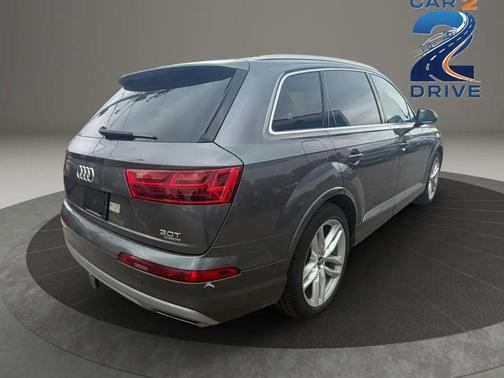 Gray 2018 Audi Q7 3.0T Prestige