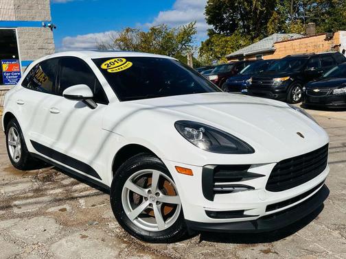2019 Porsche Macan Sport Utility 4D