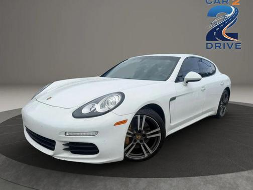 White 2015 Porsche Panamera 4