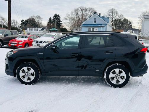 2020 Toyota RAV4 XLE